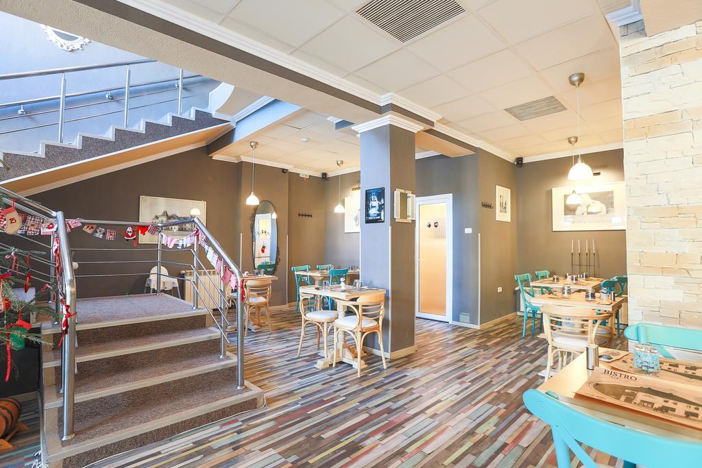 Artmotel & Bistro Haţeg Zewnętrze zdjęcie