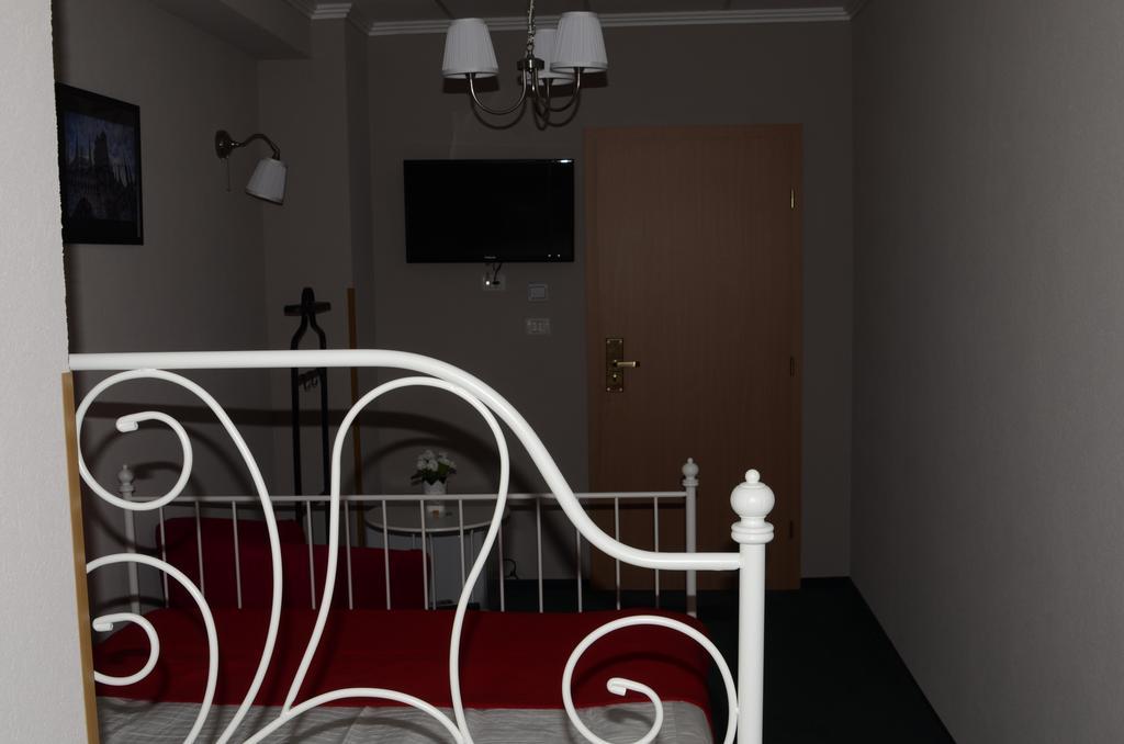 Artmotel & Bistro Haţeg Zewnętrze zdjęcie