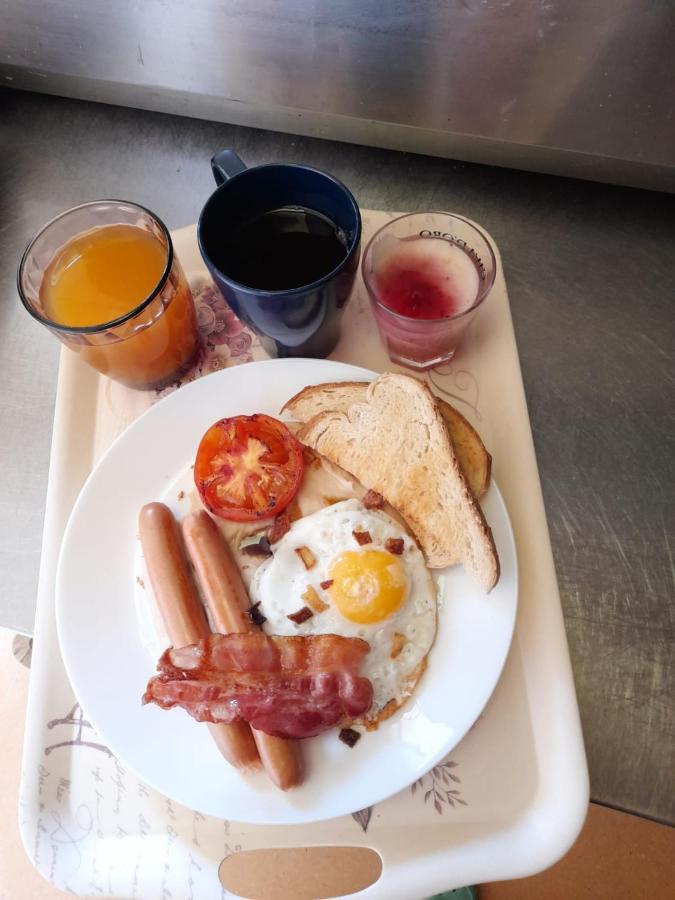 Artmotel & Bistro Haţeg Zewnętrze zdjęcie