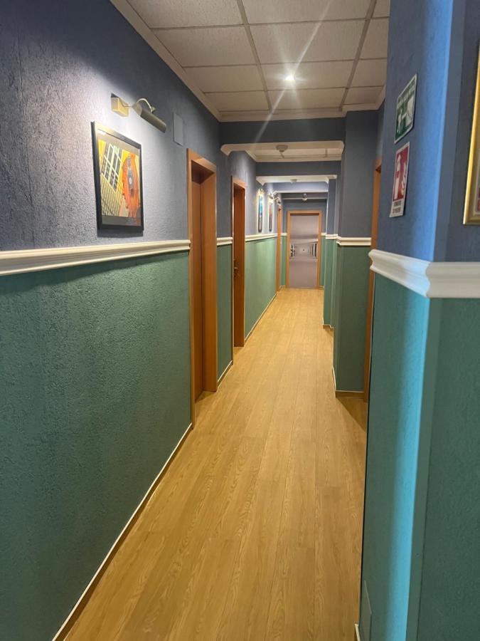 Artmotel & Bistro Haţeg Zewnętrze zdjęcie