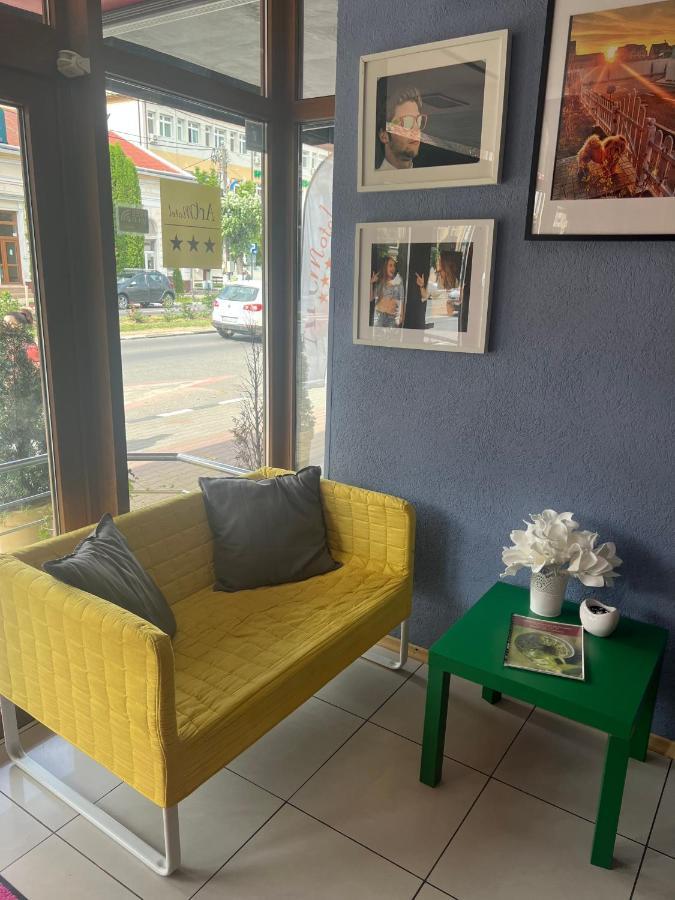 Artmotel & Bistro Haţeg Zewnętrze zdjęcie