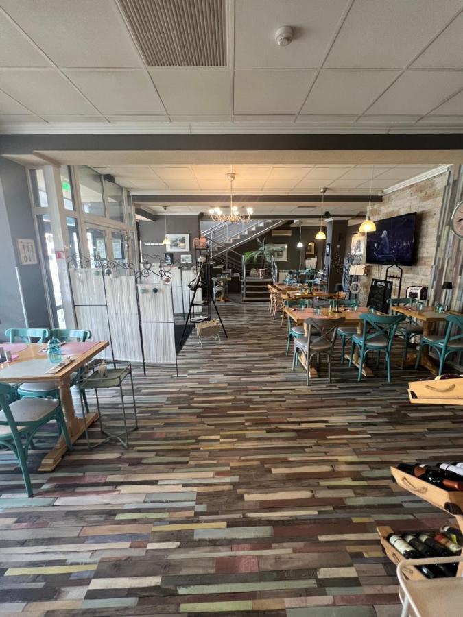 Artmotel & Bistro Haţeg Zewnętrze zdjęcie