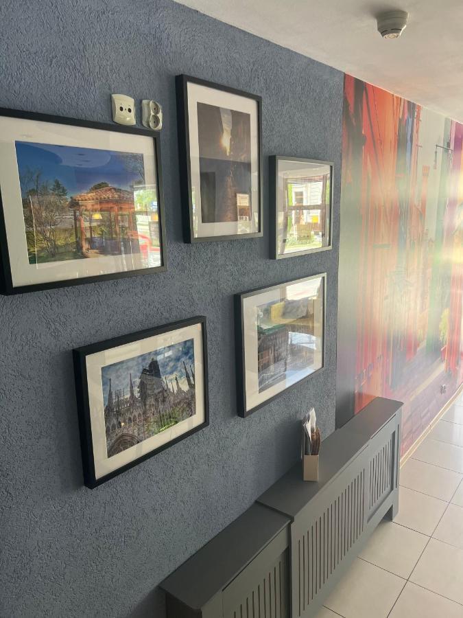 Artmotel & Bistro Haţeg Zewnętrze zdjęcie