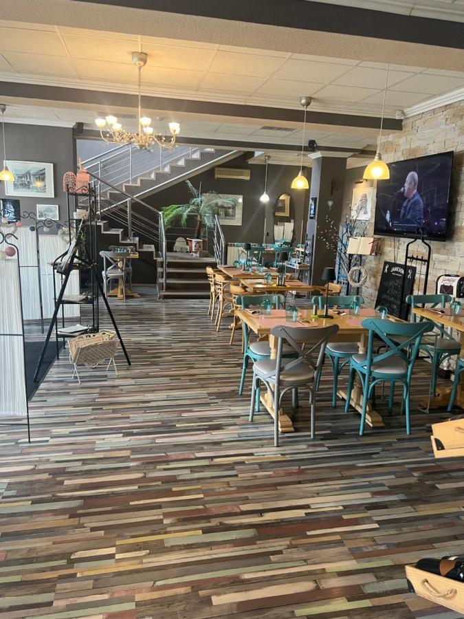 Artmotel & Bistro Haţeg Zewnętrze zdjęcie