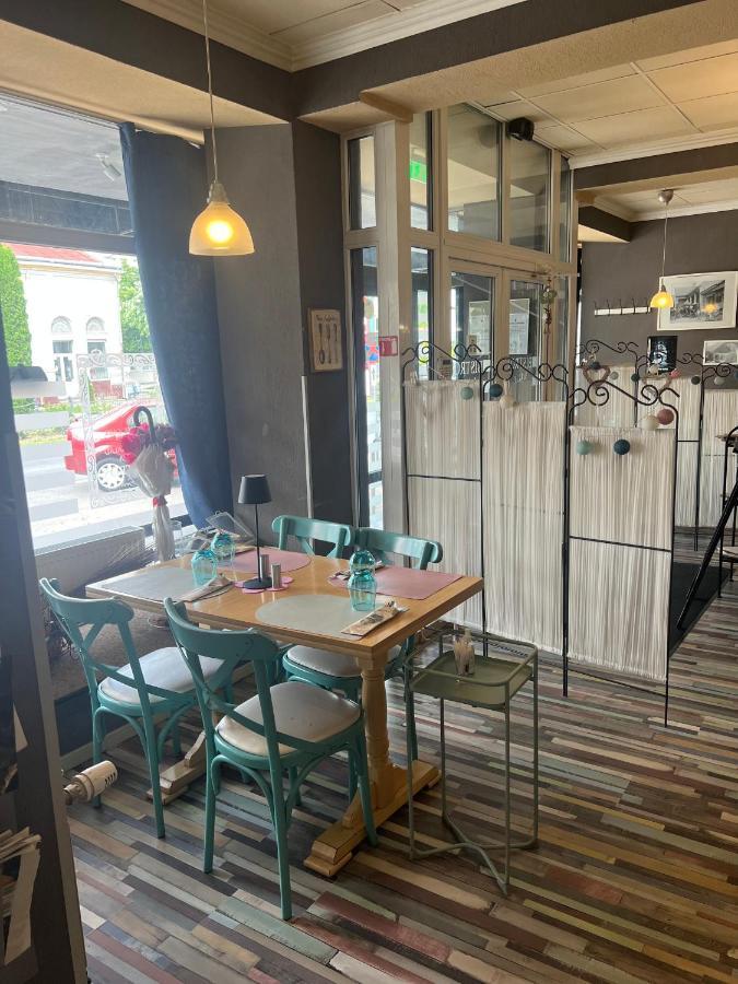 Artmotel & Bistro Haţeg Zewnętrze zdjęcie