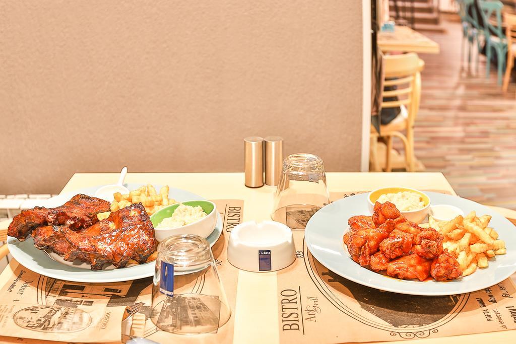 Artmotel & Bistro Haţeg Zewnętrze zdjęcie