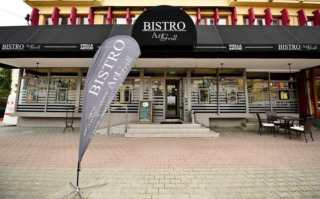 Artmotel & Bistro Haţeg Zewnętrze zdjęcie