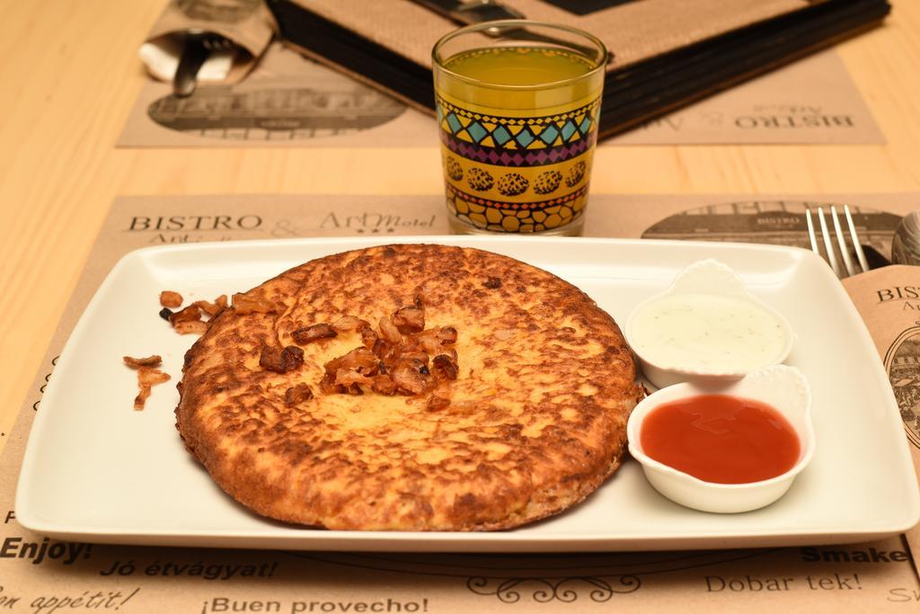 Artmotel & Bistro Haţeg Zewnętrze zdjęcie